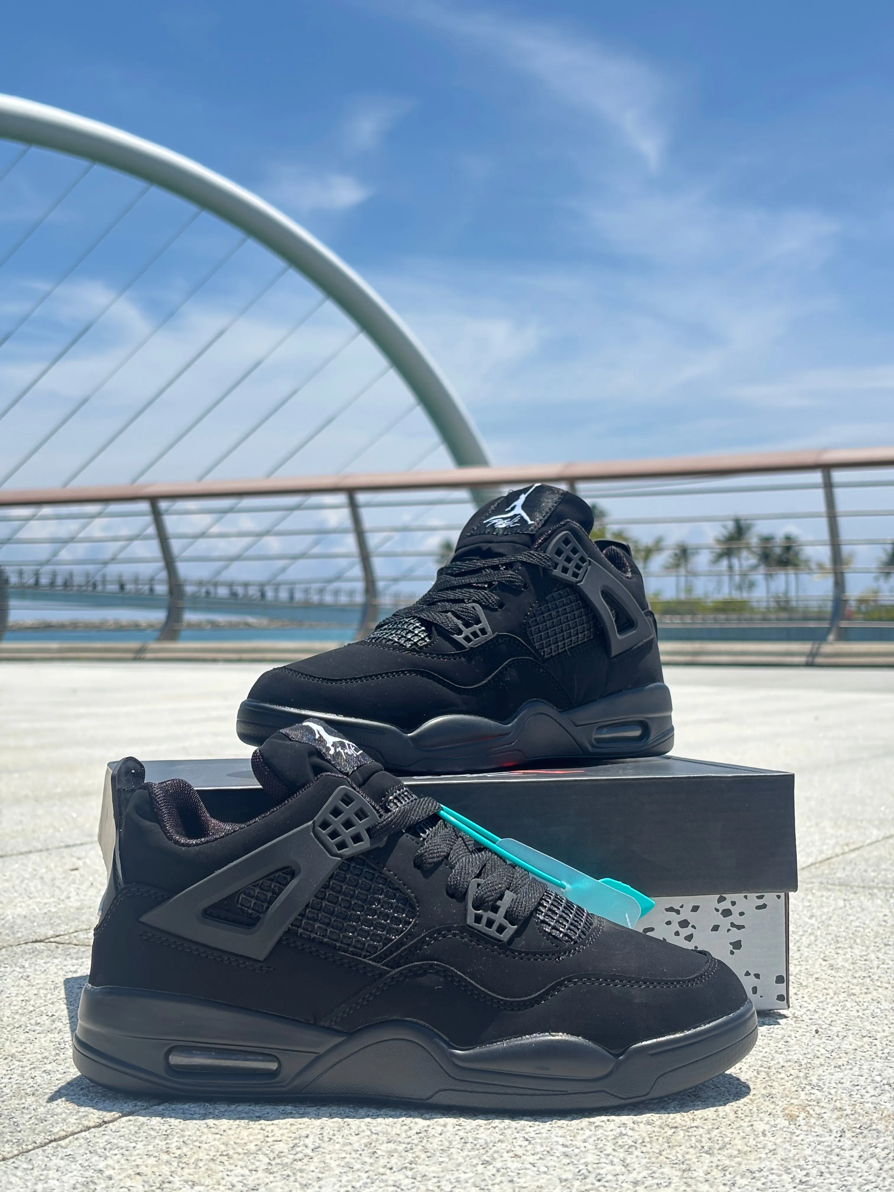AIR JORDAN RETRO 4