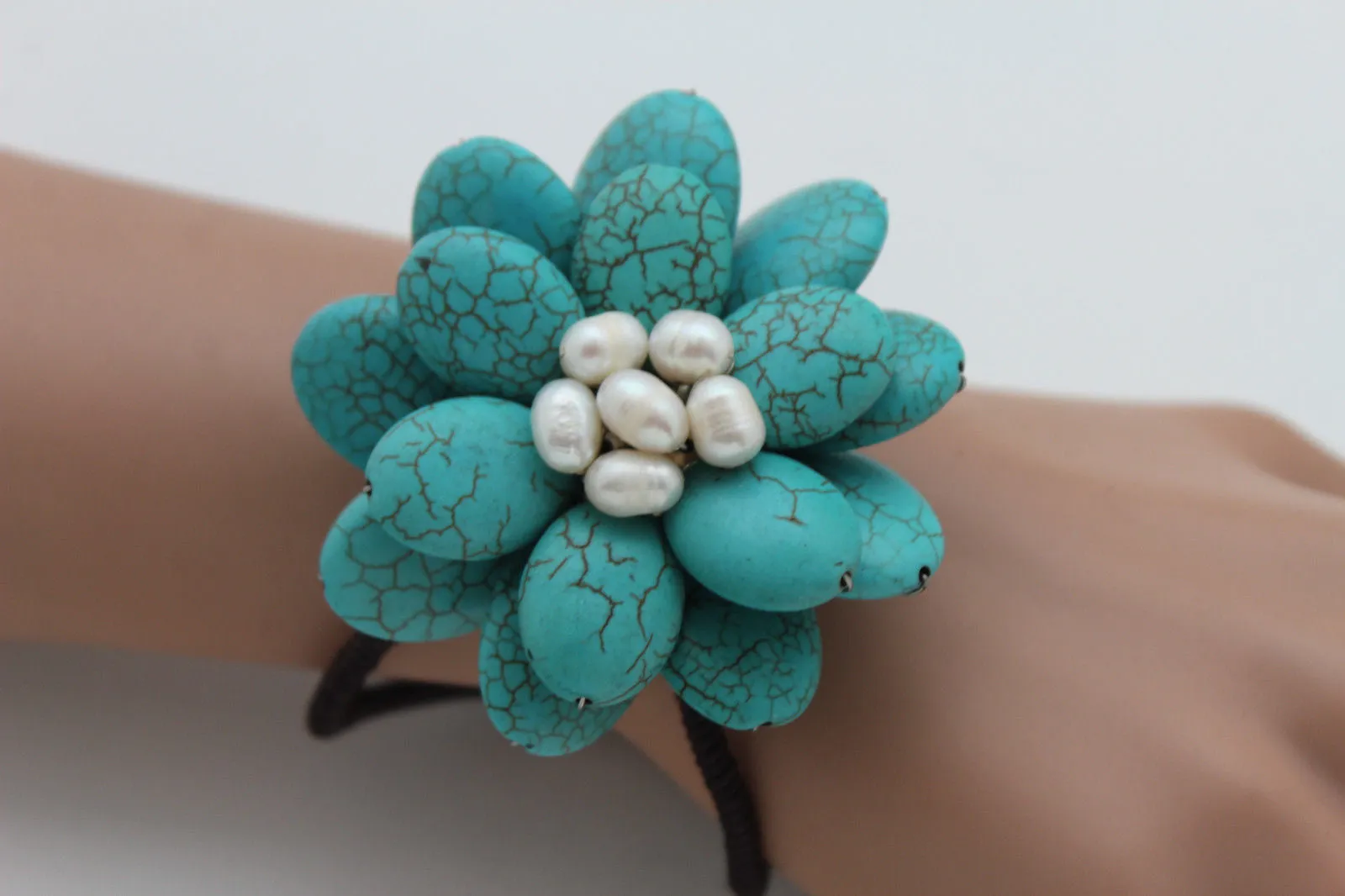 Beaded Flower Bracelet with Elastic Wristband
