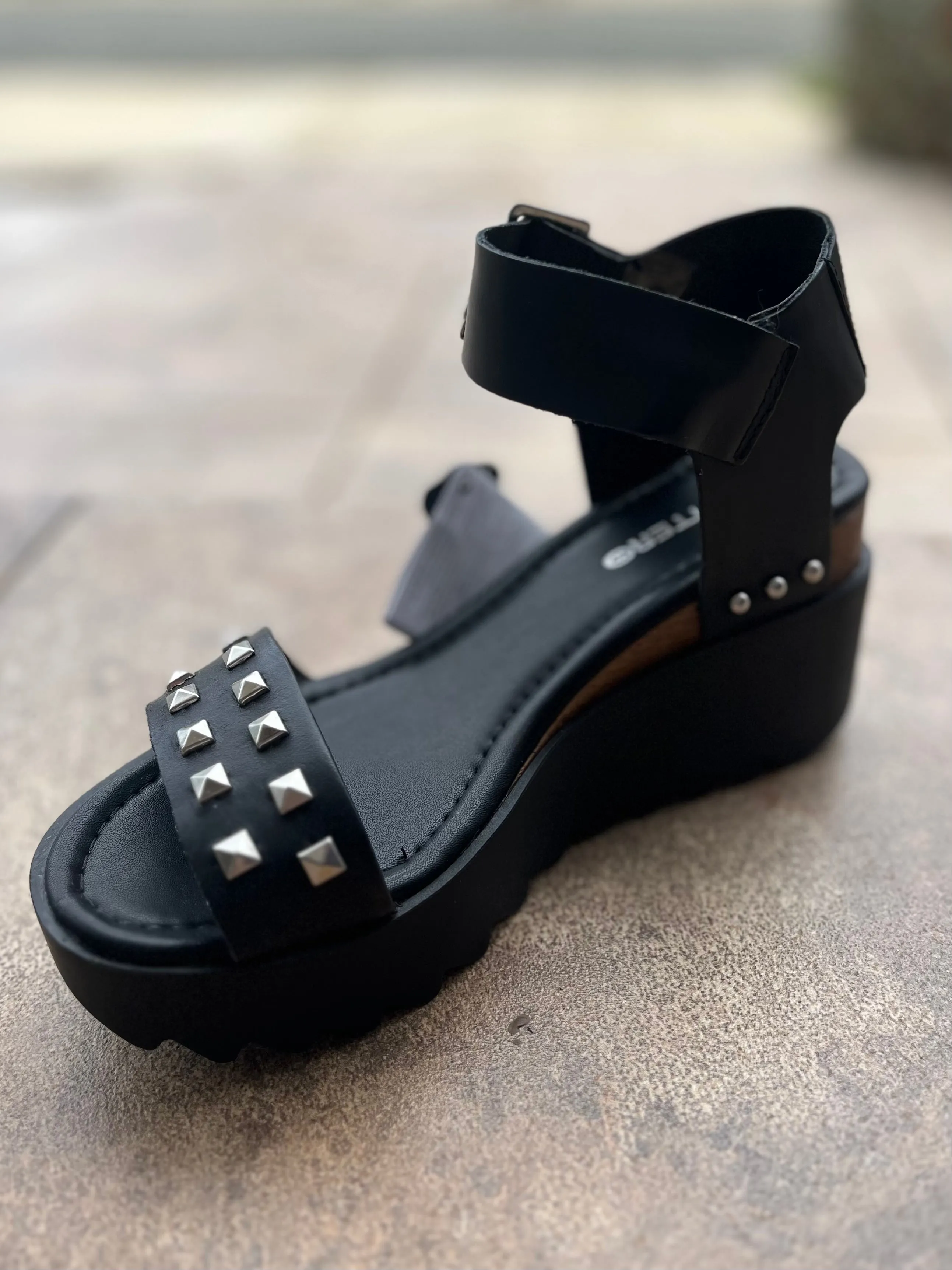 Black Trendy Platforms