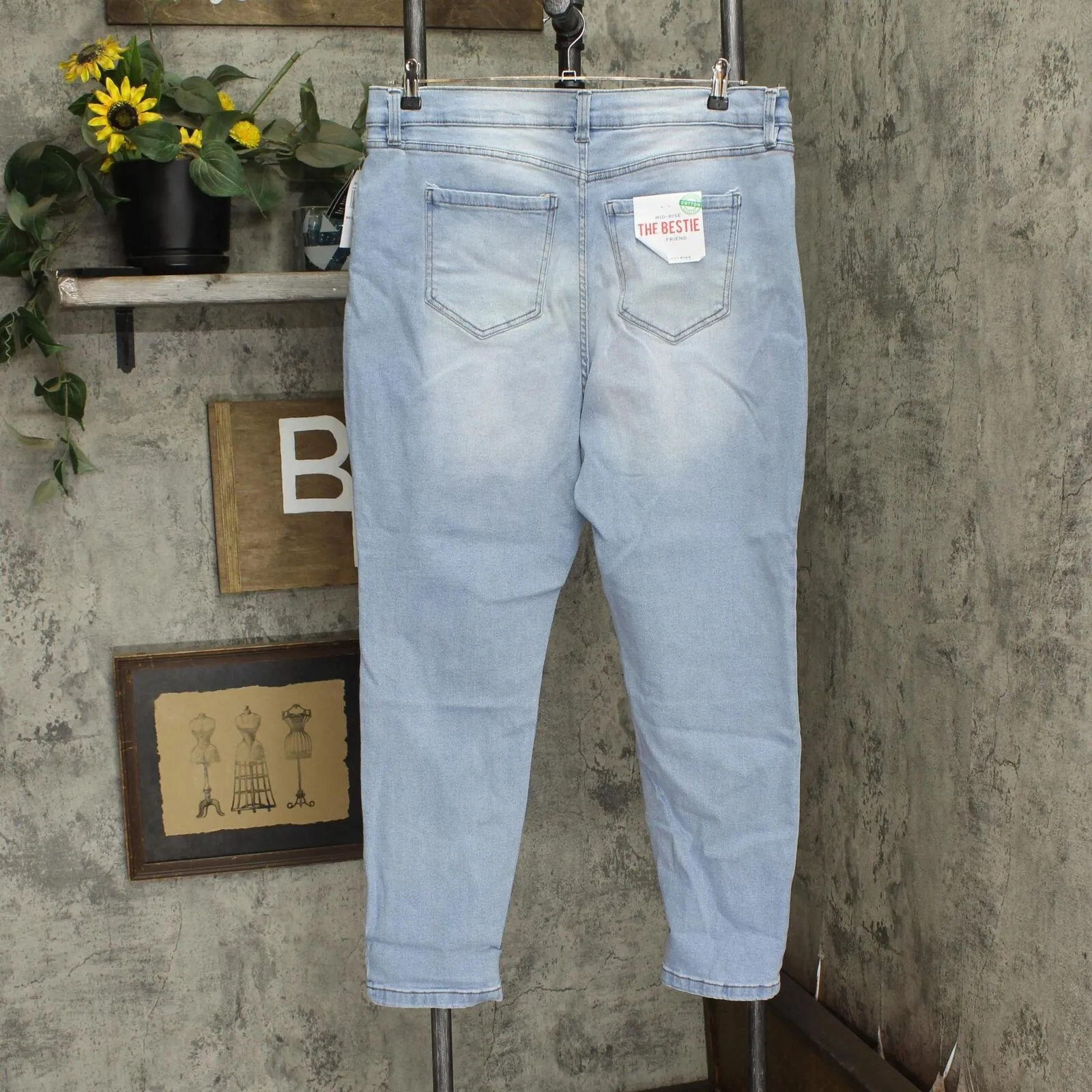 Celebrity Pink Womens Trendy Plus Size Cuffed Girlfriend Jeans CX23789BR6