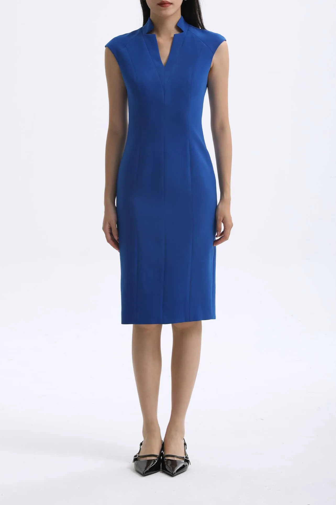 CLASSIC V-NECK DRESS