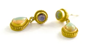earrings / gold 22k granulation   opals