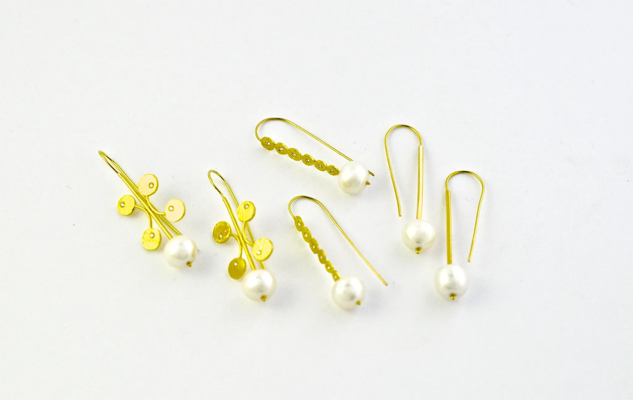 earrings / gold hammered 22k discs   diamonds   pearls