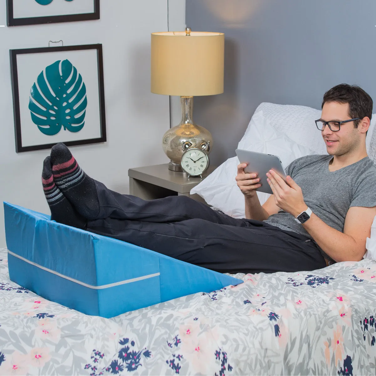 FOAM BED WEDGE PILLOW 12" HEIGHT