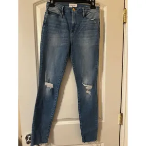 FRAME Le High Skinny Jeans Sz 28  Faded Blue Distressed Detail Ultimate Sexy Fit