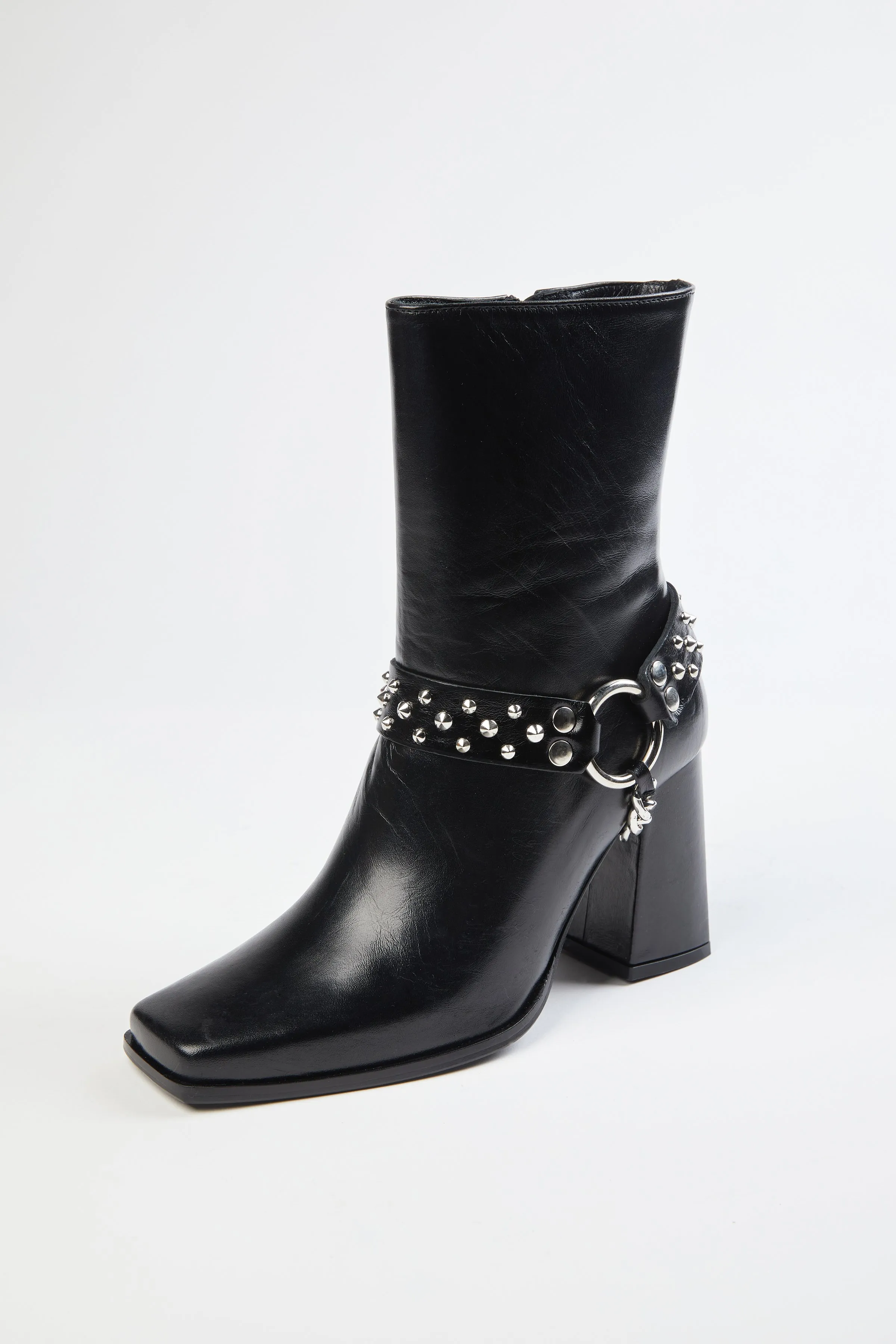 LEATHER ANKLE BOOTS WITH REMOVABLE JEWEL