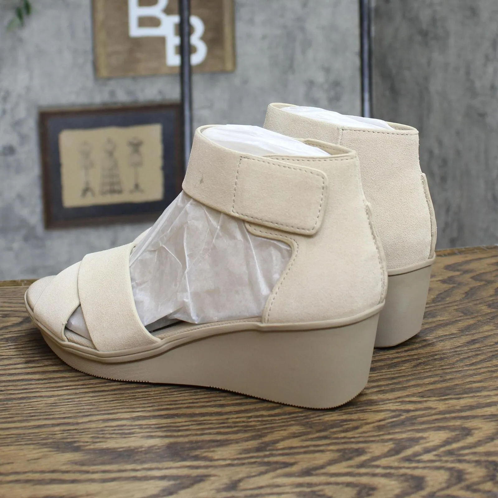 Naturalizer Women's Riviera Wedge Sandal H5170L7 Porcelain Brown 8.5M