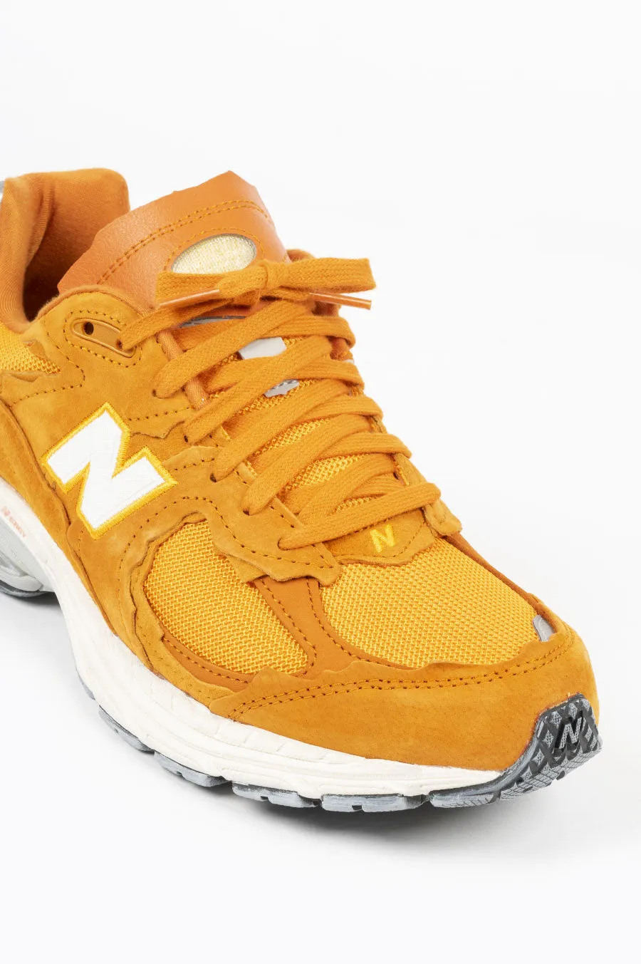 NEW BALANCE 2002 REFINED FUTURE ORANGE