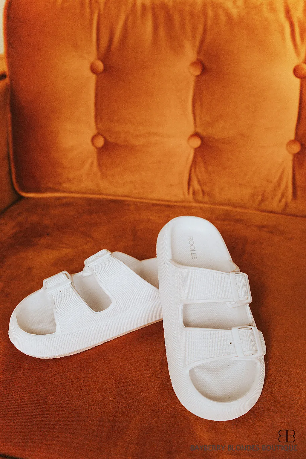 Nori Buckle Sandal-White
