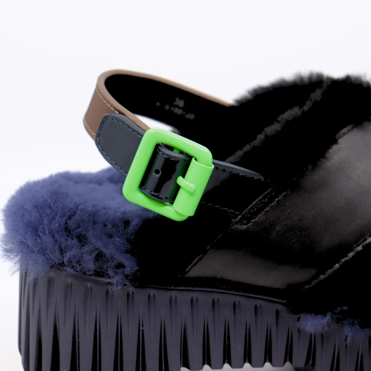 Plia Puffy Black