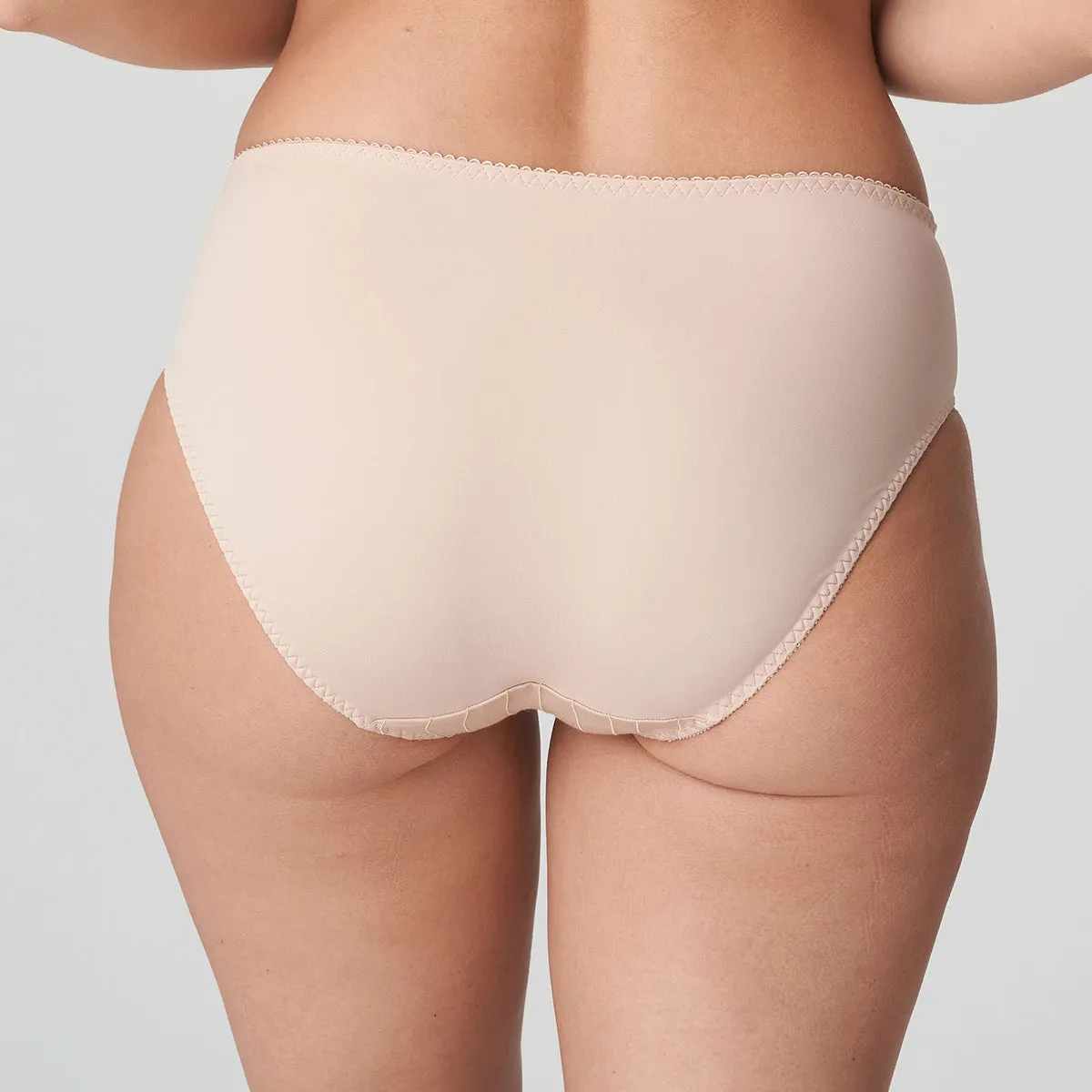 PrimaDonna Deauville Full Brief