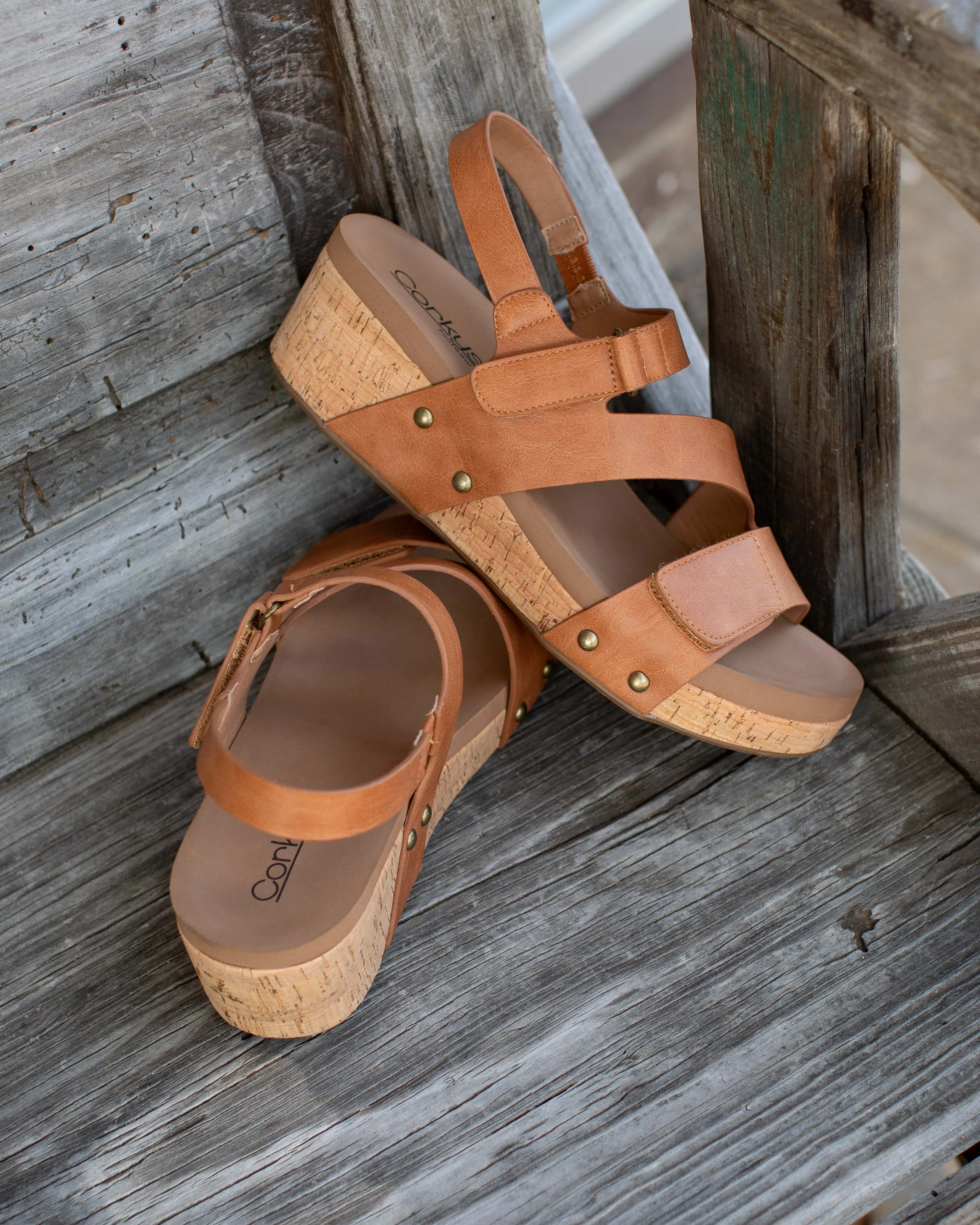 RAIN CHECK WEDGE BY CORKYS - COGNAC