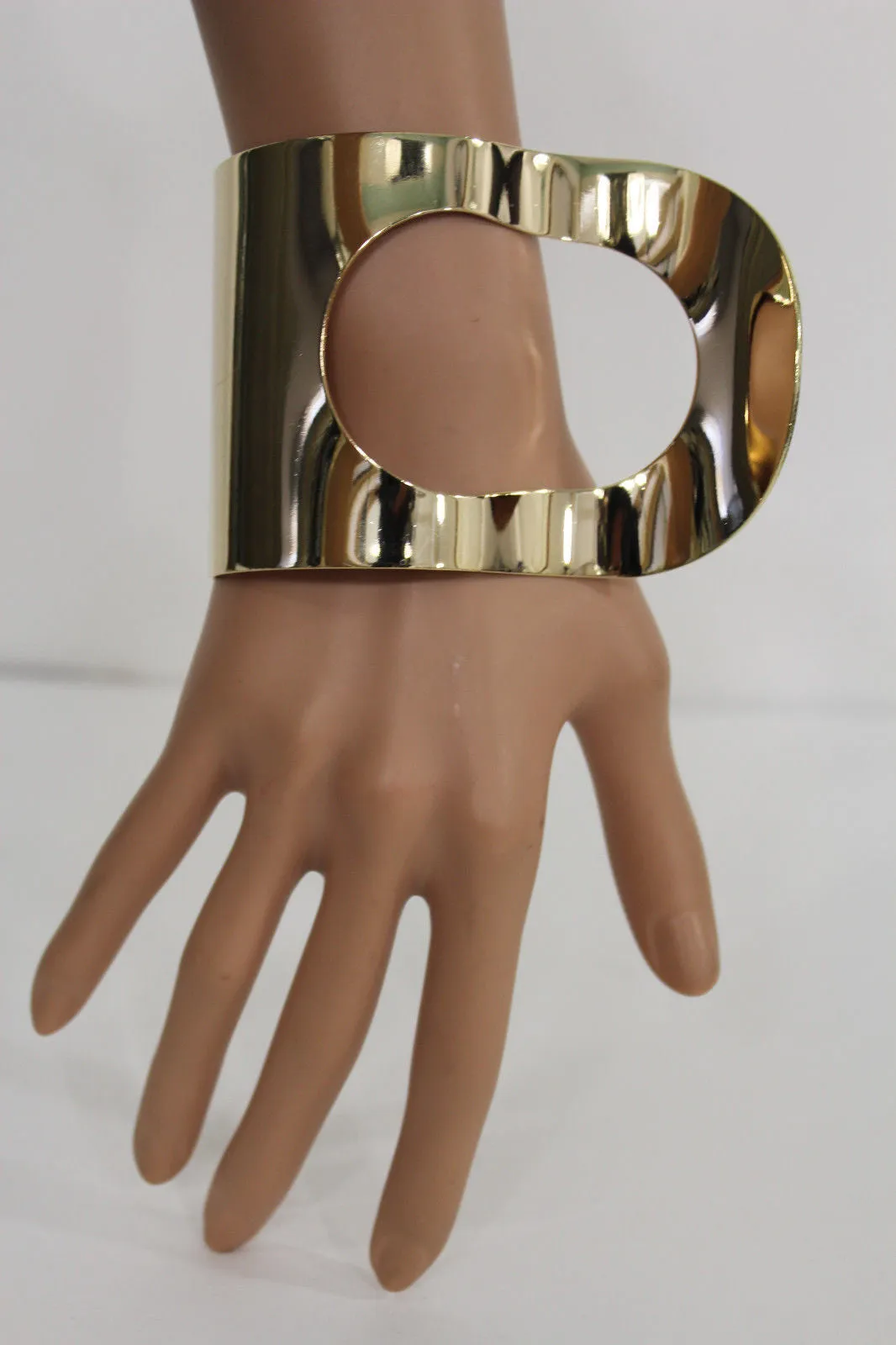 Retro Wave Hole Shapes Women Gold Metal Hand Cuff Bracelet