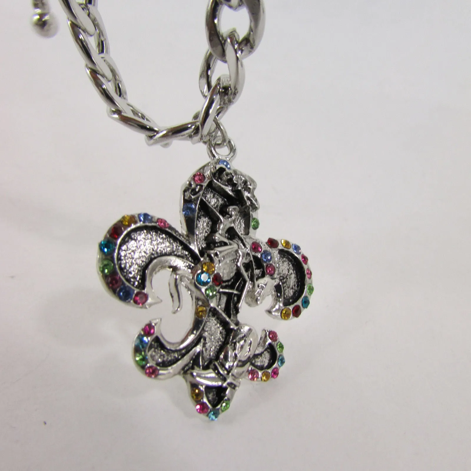 Rhinestone Outlined Fleur De Lis Pendant Boot Chain