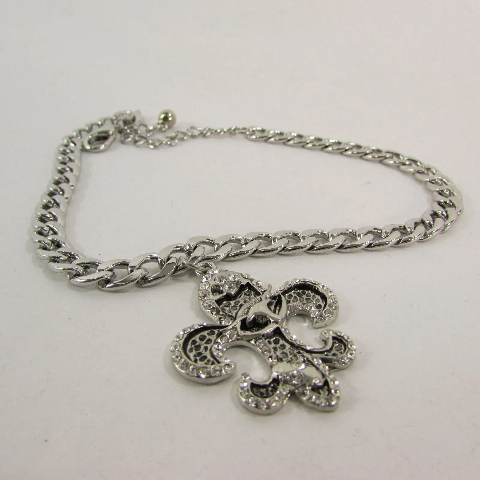 Rhinestone Outlined Fleur De Lis Pendant Boot Chain