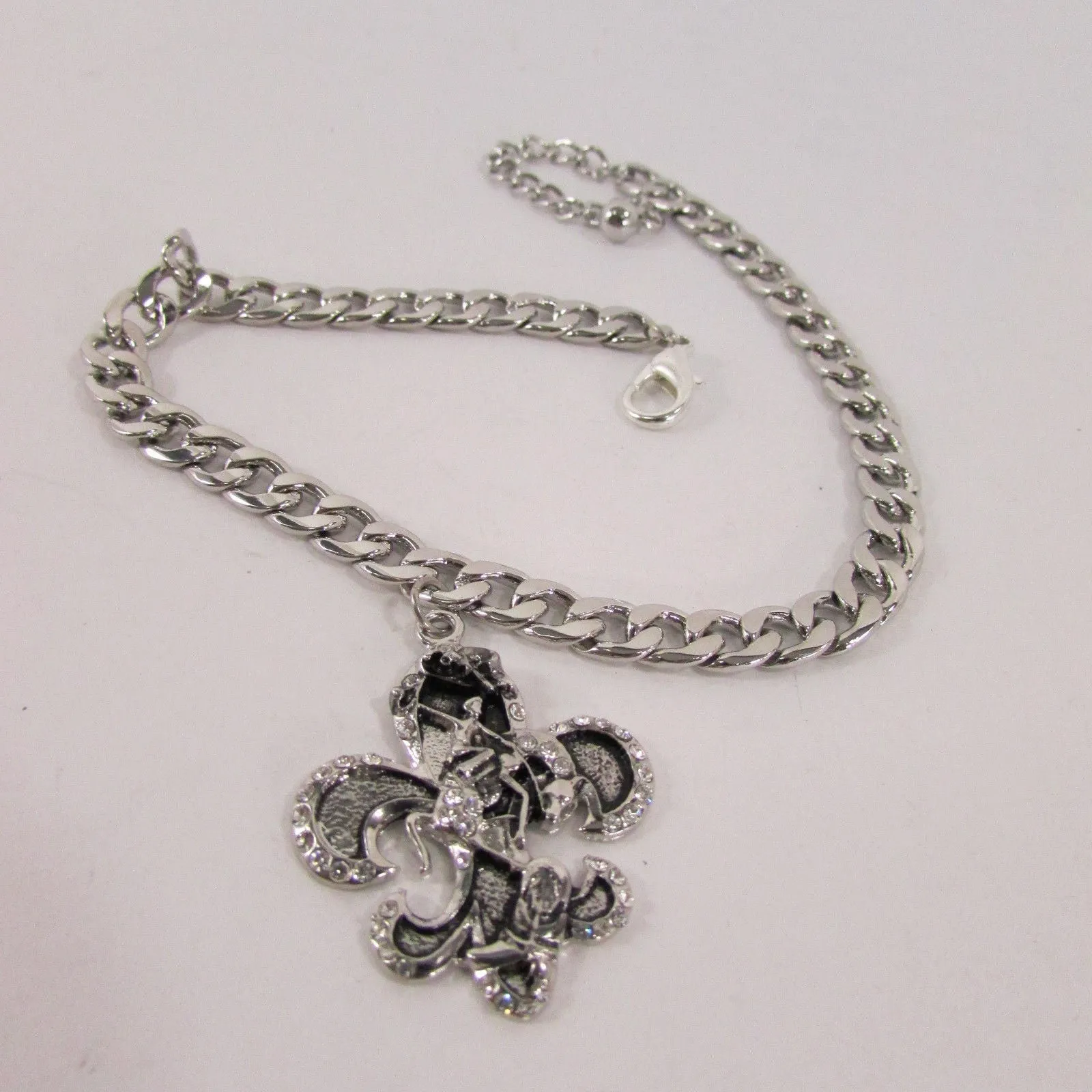 Rhinestone Outlined Fleur De Lis Pendant Boot Chain