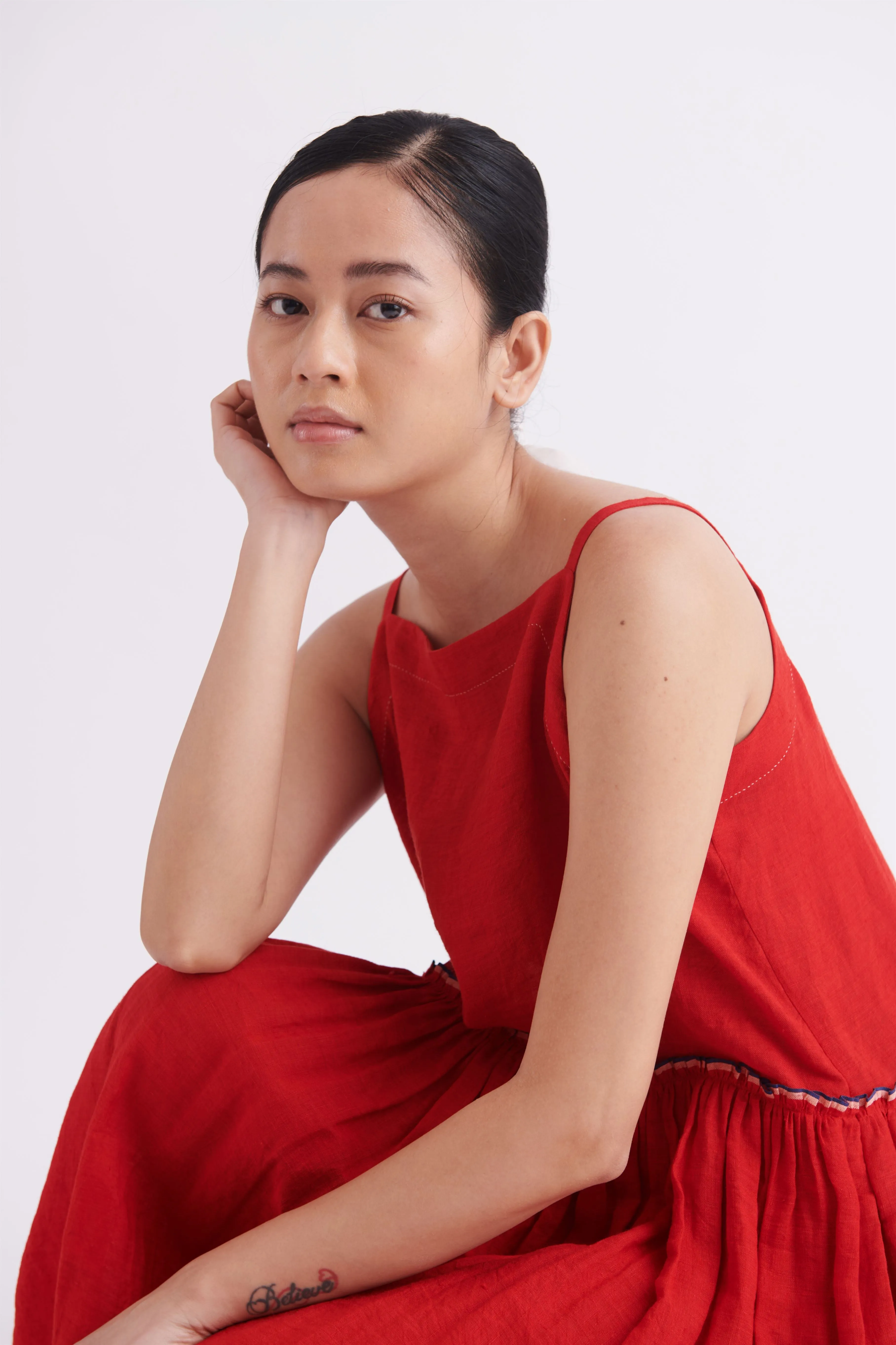 summer dress linen red-SS2025-17-fashion edit-the plavate