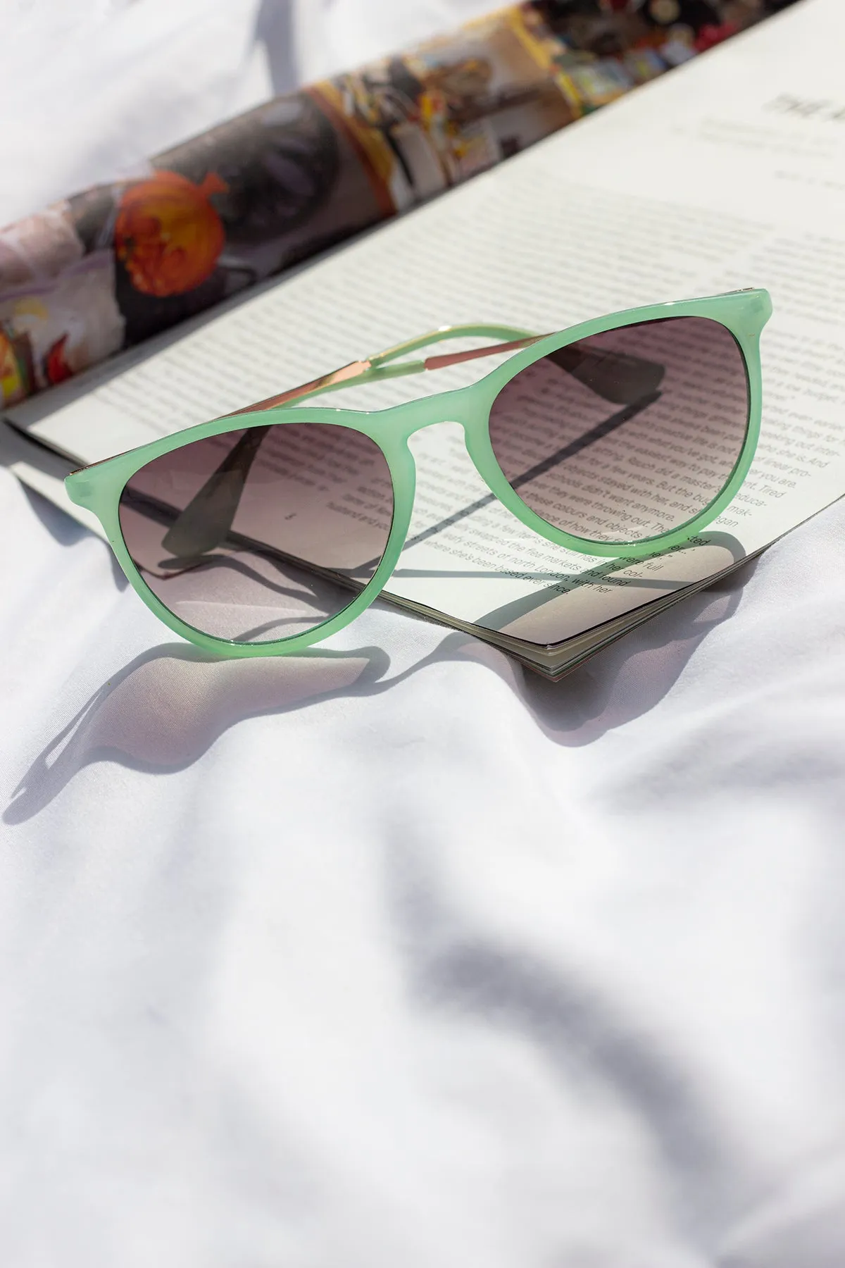 Traditional Style Sunglasses