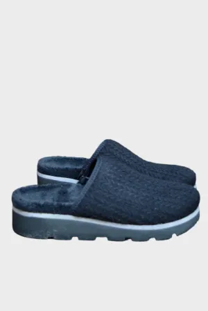 Vionic Sakura Size 11 only