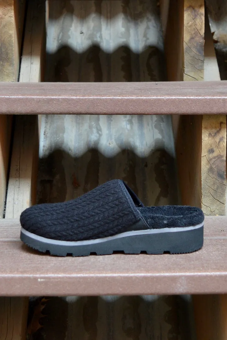 Vionic Sakura Size 11 only